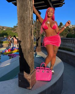Alexis Skyy feet photo thumbnail