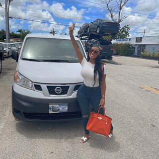 Alexis Skyy feet photo thumbnail