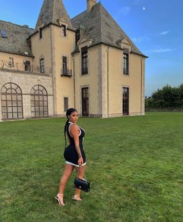 Alexis Skyy feet photo thumbnail