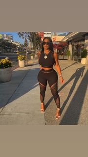 Alexis Skyy feet photo thumbnail