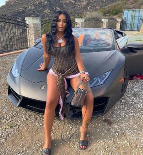 Alexis Skyy feet photo thumbnail