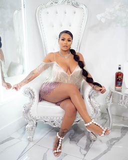 Alexis Skyy feet photo thumbnail