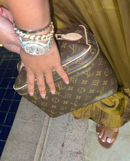 Alexis Skyy feet photo thumbnail