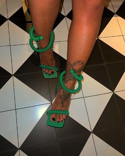 Alexis Skyy feet photo thumbnail