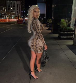 Alexis Skyy feet photo thumbnail