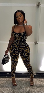 Alexis Skyy feet photo thumbnail