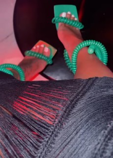 Alexis Skyy feet photo thumbnail