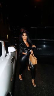 Alexis Skyy feet photo thumbnail