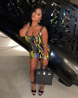 Alexis Skyy feet photo thumbnail