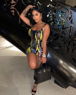 Alexis Skyy feet photo thumbnail