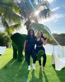 Alexis Skyy feet photo thumbnail