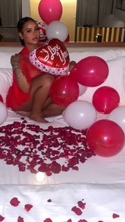 Alexis Skyy feet photo thumbnail