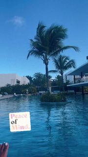 Alexis Skyy feet photo thumbnail