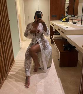 Alexis Skyy feet photo thumbnail