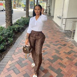 Alexis Skyy feet photo thumbnail