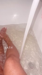 Alexis Skyy feet photo thumbnail