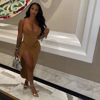 Alexis Skyy feet photo thumbnail
