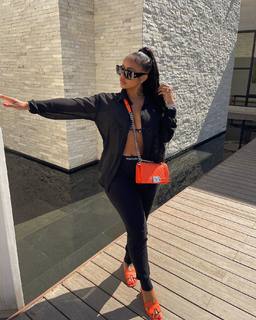 Alexis Skyy feet photo thumbnail