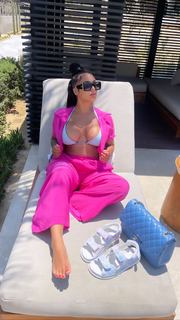 Alexis Skyy feet photo thumbnail