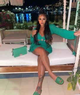 Alexis Skyy feet photo thumbnail