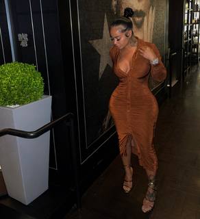Alexis Skyy feet photo thumbnail