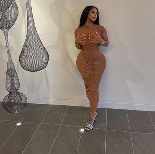 Alexis Skyy feet photo thumbnail