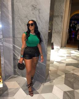 Alexis Skyy feet photo thumbnail