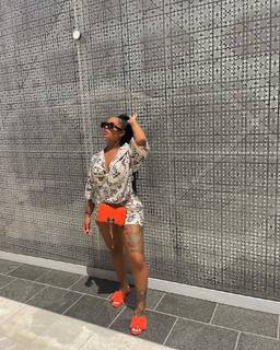 Alexis Skyy feet photo thumbnail