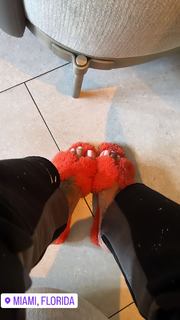 Alexis Skyy feet photo thumbnail