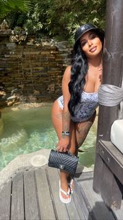 Alexis Skyy feet photo thumbnail