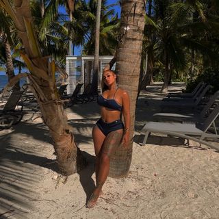 Alexis Skyy feet photo thumbnail