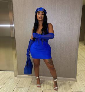 Alexis Skyy feet photo thumbnail