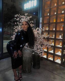 Alexis Skyy feet photo thumbnail