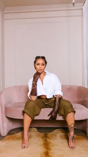 Alexis Skyy feet photo thumbnail