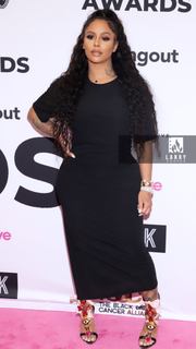 Alexis Skyy feet photo thumbnail