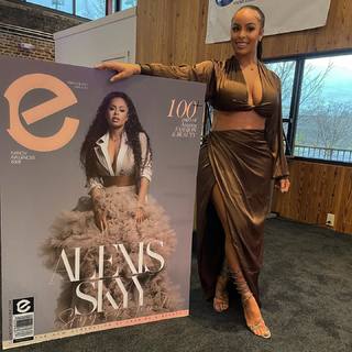 Alexis Skyy feet photo thumbnail