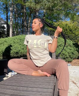 Alexis Skyy feet photo thumbnail