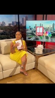 Alexis Skyy feet photo thumbnail