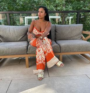 Alexis Skyy feet photo thumbnail