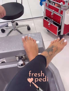 Alexis Skyy feet photo thumbnail