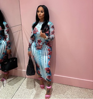 Alexis Skyy feet photo thumbnail