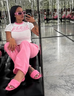 Alexis Skyy feet photo thumbnail