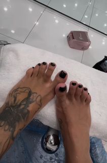 Alexis Skyy feet photo thumbnail