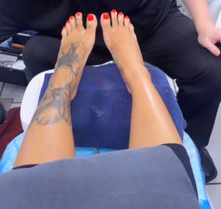 Alexis Skyy feet photo thumbnail