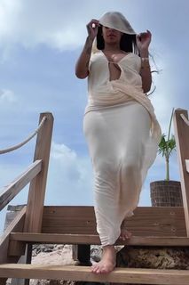 Alexis Skyy feet photo thumbnail