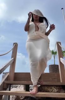 Alexis Skyy feet photo thumbnail