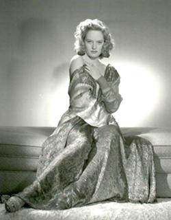 Alexis Smith feet photo 5