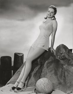 Alexis Smith feet photo 18