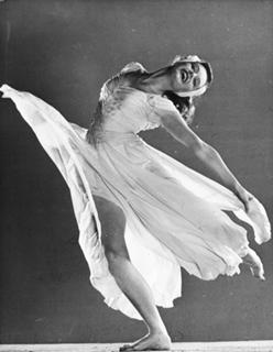 Alexis Smith feet photo 3