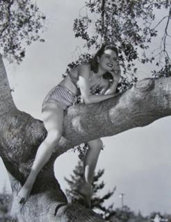 Alexis Smith feet photo 14